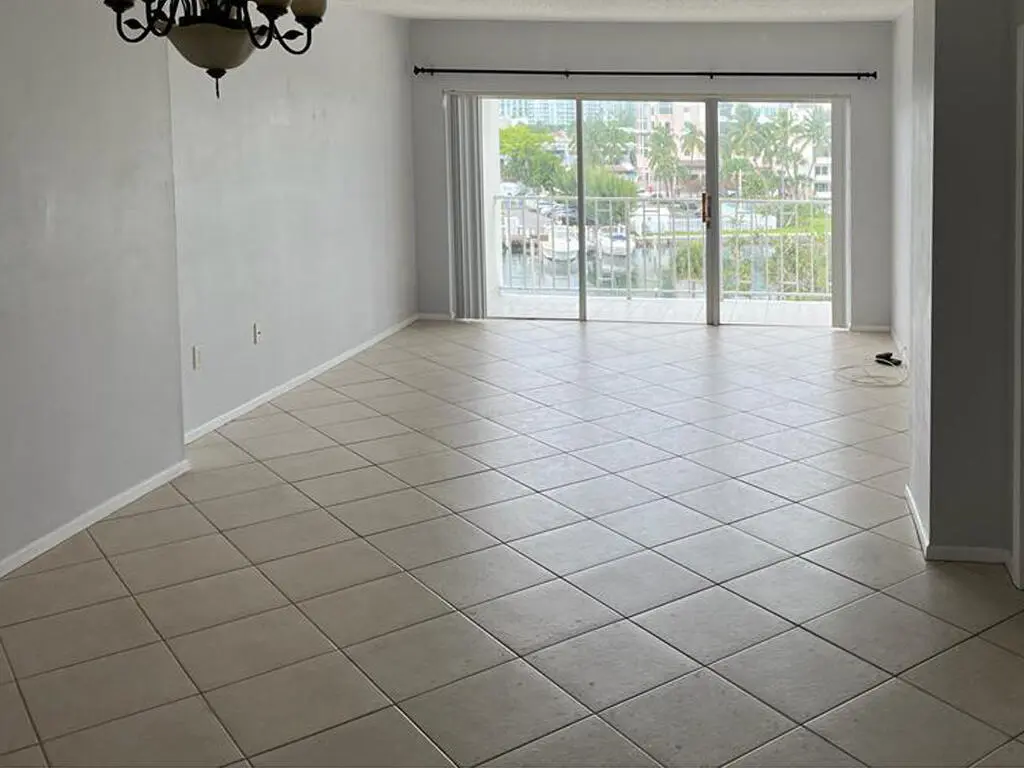 Living Area at 300 BAYVIEW Drive 403, Sunny Isles Beach
