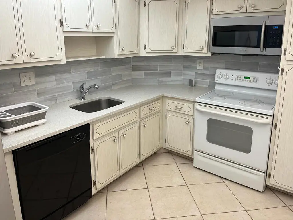 Kitchen III at 300 BAYVIEW Drive 403, Sunny Isles Beach