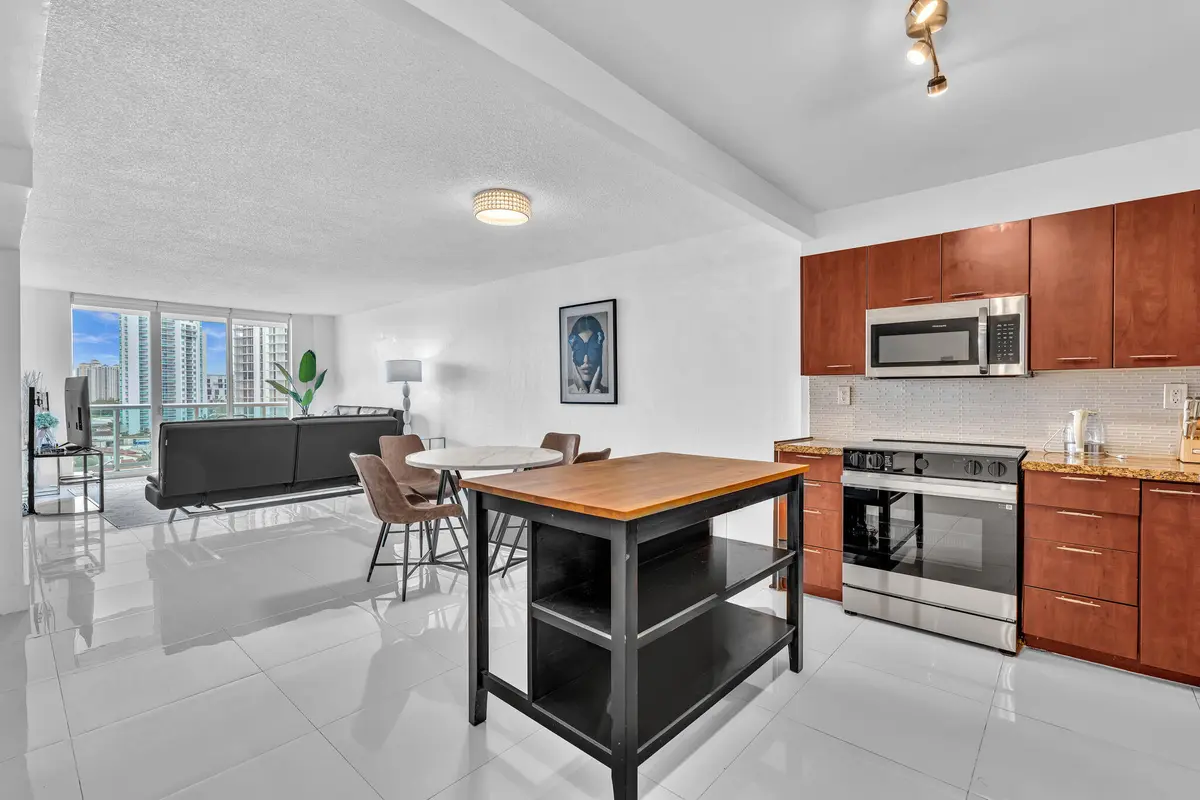 FPP00431 at 19390 COLLINS Avenue 1007, Sunny Isles Beach