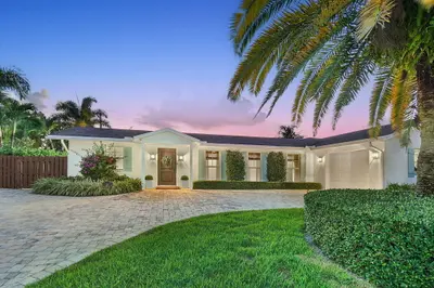 215 GOLFVIEW Drive, Tequesta – Single Family Residence for sale