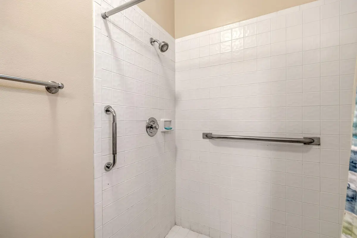 10-web-or-mls-0B2A3490 at 460 TAMARIND Place, Vero Beach