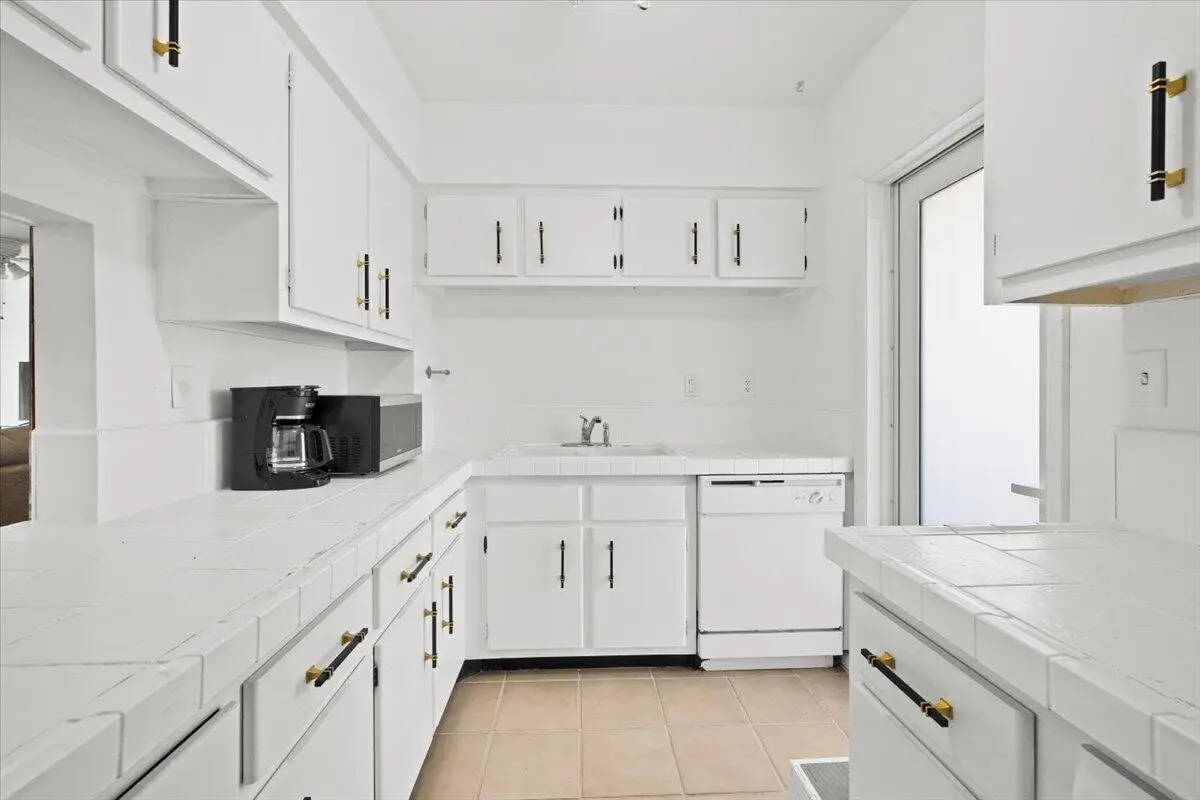 10-424A6297 at 2700 Banyan Road c 3, Boca Raton