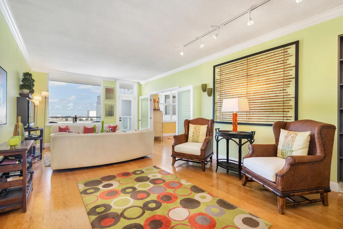 low-3 at 3450 S OCEAN Boulevard 8260, Palm Beach