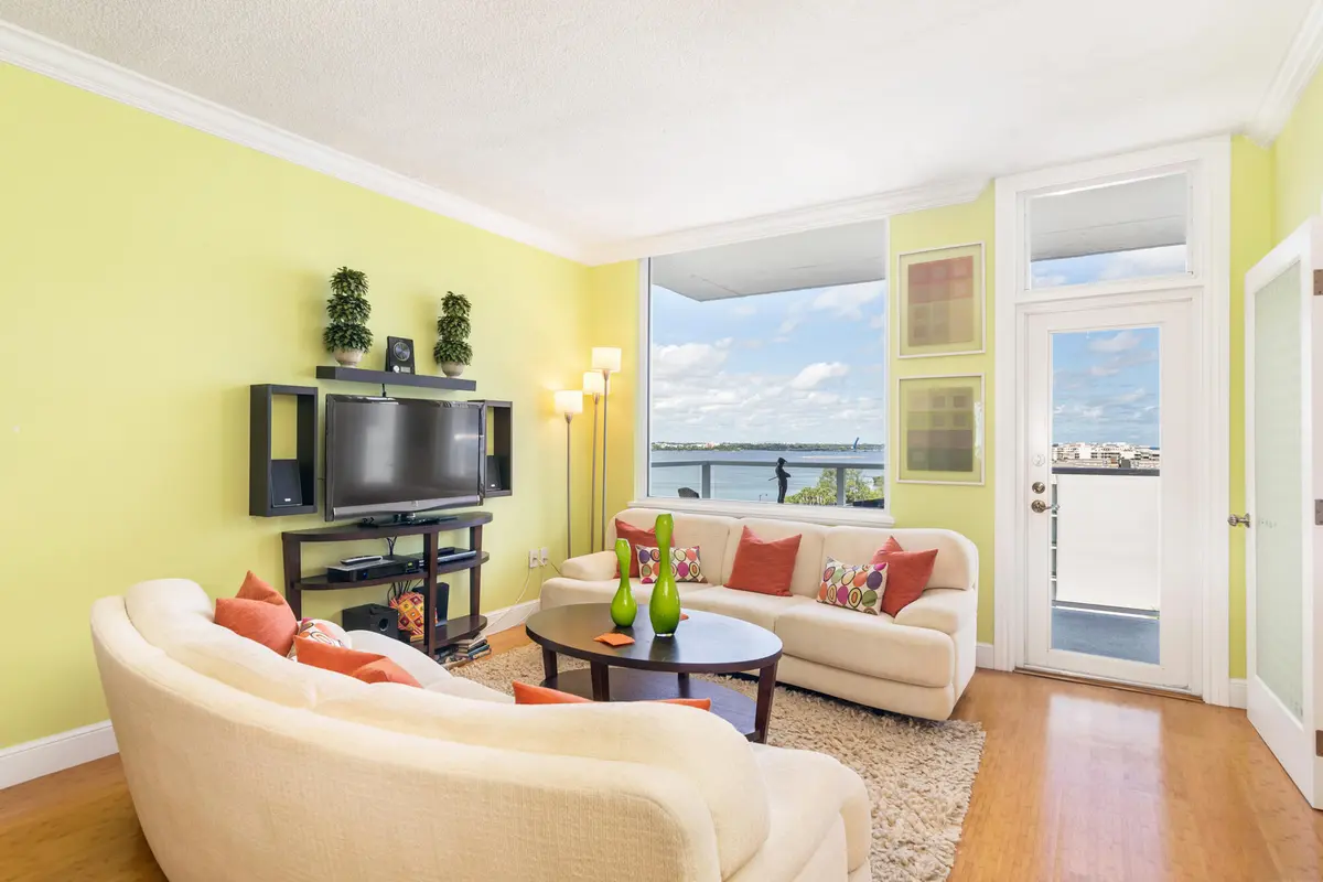 low-5 at 3450 S OCEAN Boulevard 8260, Palm Beach