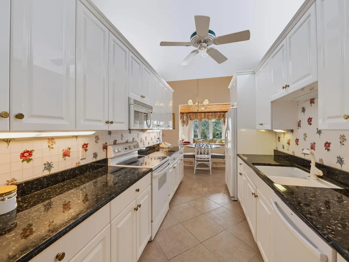 7-web-or-mls-5011-se-burning-tree-circle at 5011 SE Burning Tree Circle, Stuart