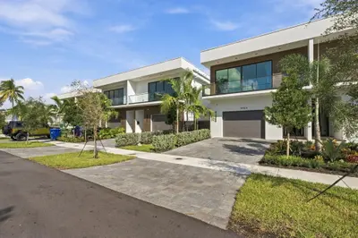 1015 NE 3rd Street, Fort Lauderdale – Single Family Residence for sale