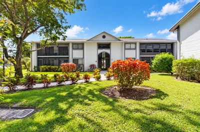 15465 Lakes Of Delray Boulevard 103, Delray Beach – Condominium for sale