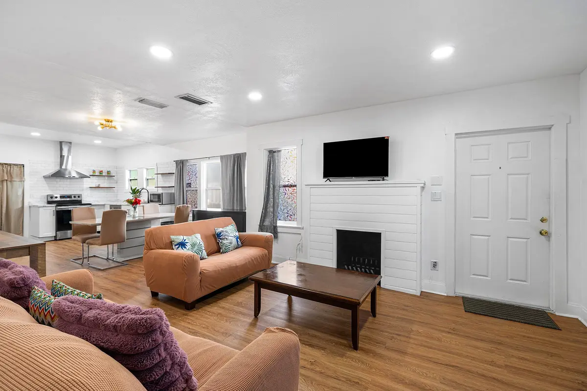 Living Room at 120 NW 4TH Avenue, Boynton Beach