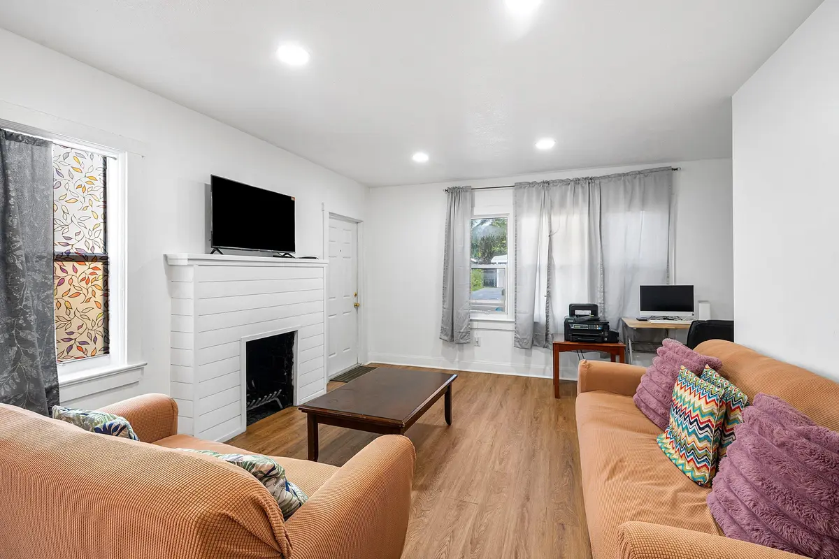 Living Room at 120 NW 4TH Avenue, Boynton Beach