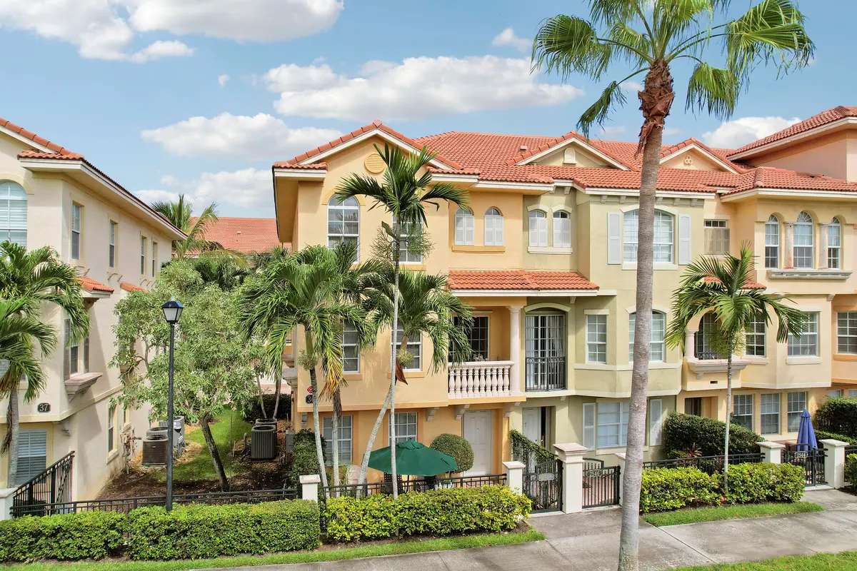 2548 Gardens Parkway - END UNIT at 2548 Gardens Parkway, Palm Beach Gardens