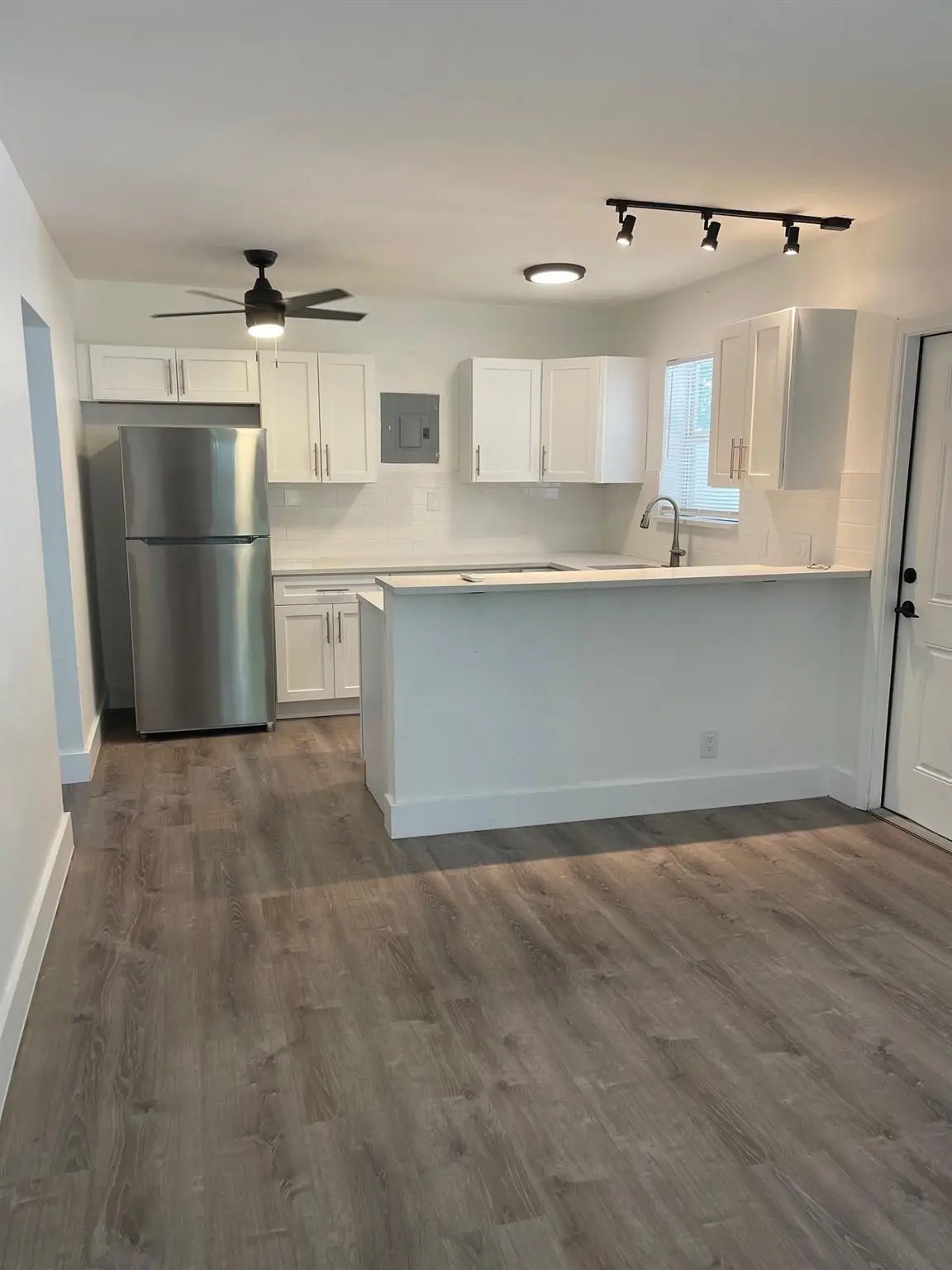 Photo 3 at 828 NE 16TH Avenue, Fort Lauderdale