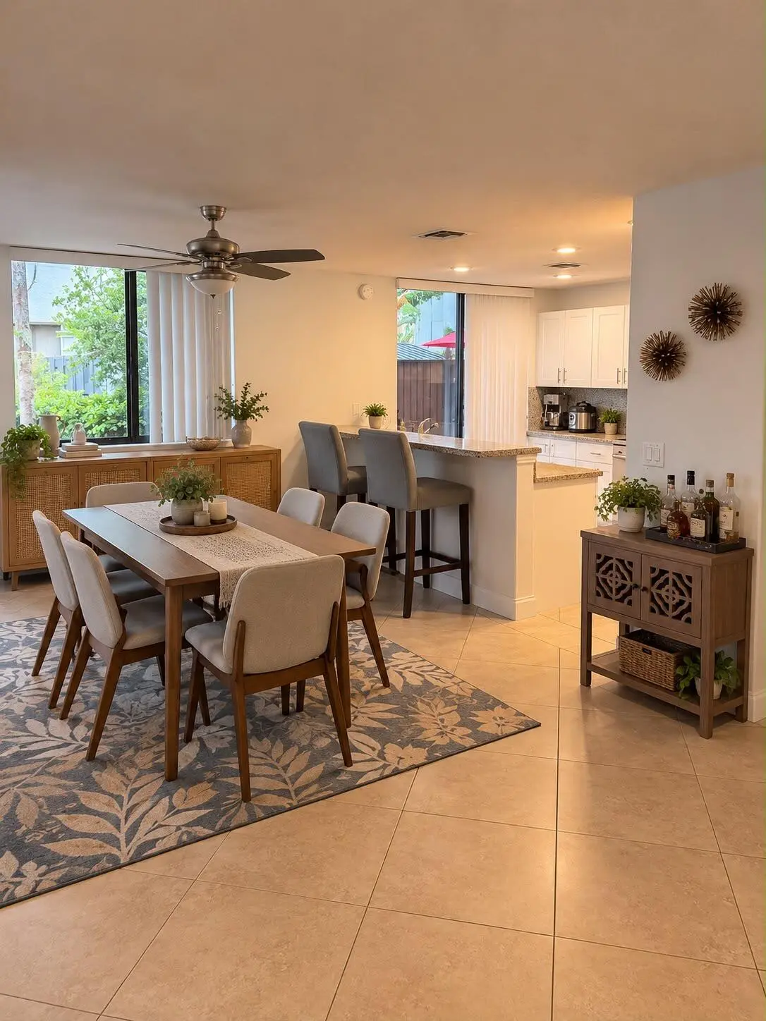 dining at 5706 FOX HOLLOW Drive B, Boca Raton
