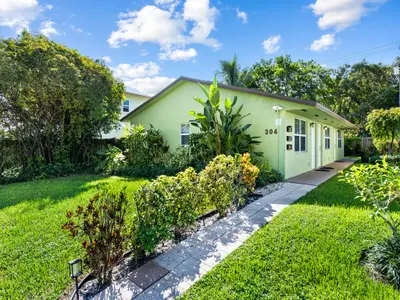 304 SW 16th Court 1-3, Fort Lauderdale – Triplex for sale