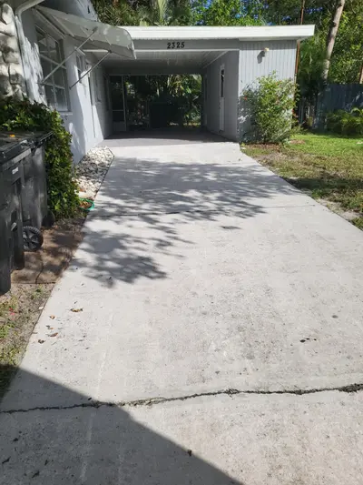 2325 SE WEST Street, Port St. Lucie – Single Family Residence for rent