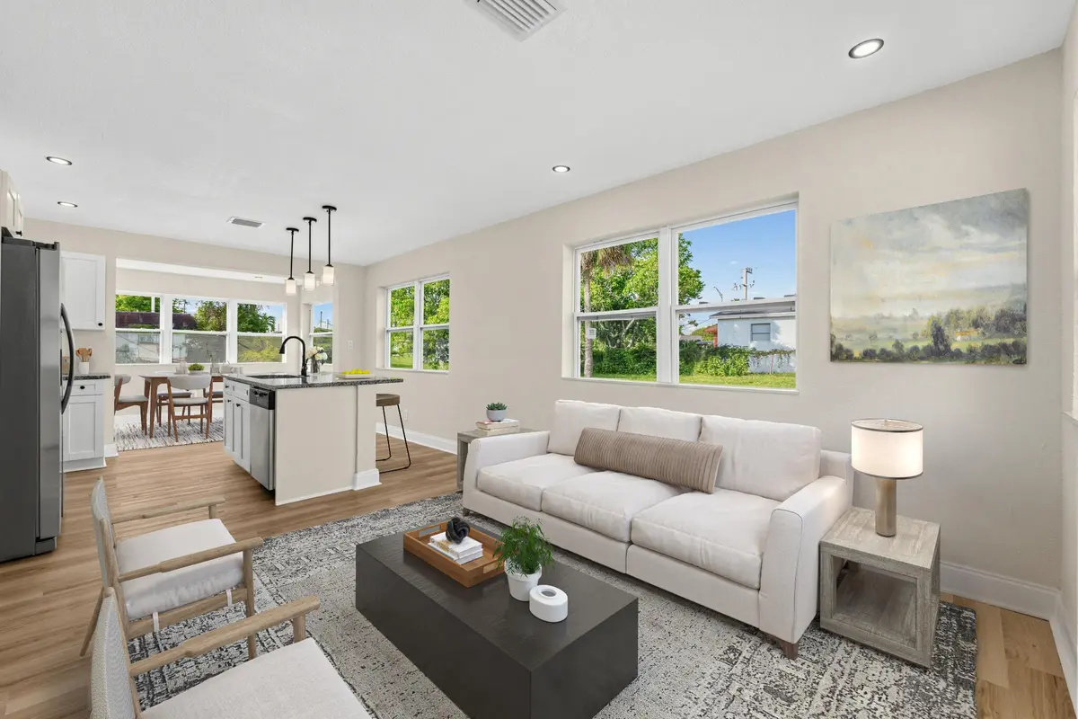 7 (VS) at 3040 NW 8TH Place, Fort Lauderdale