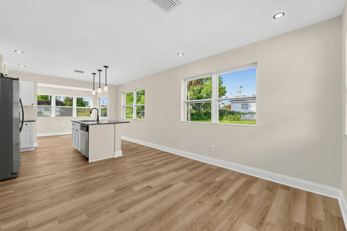 3040 NW 8TH Place, Fort Lauderdale, FL – photo 8