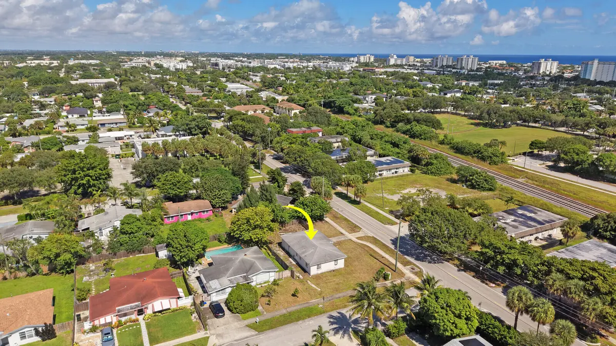 8276 sq. ft lot at 810 S SWINTON Avenue, Delray Beach