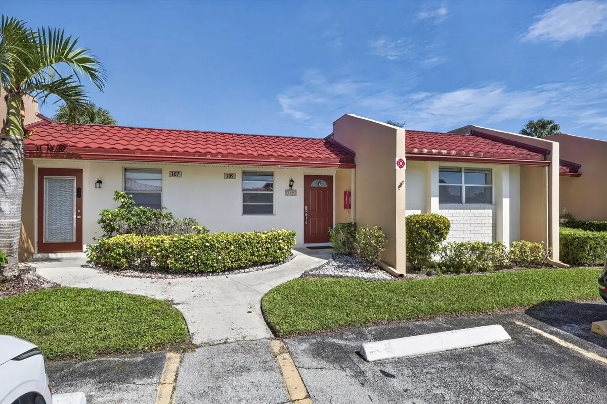 2-web-or-mls-BS1A3823 at 109 LAKE BARBARA Drive, West Palm Beach