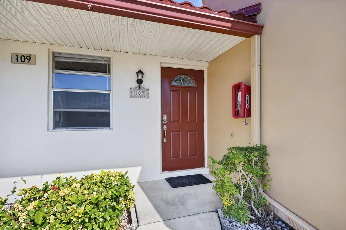 5-web-or-mls-BS1A3802 at 109 LAKE BARBARA Drive, West Palm Beach