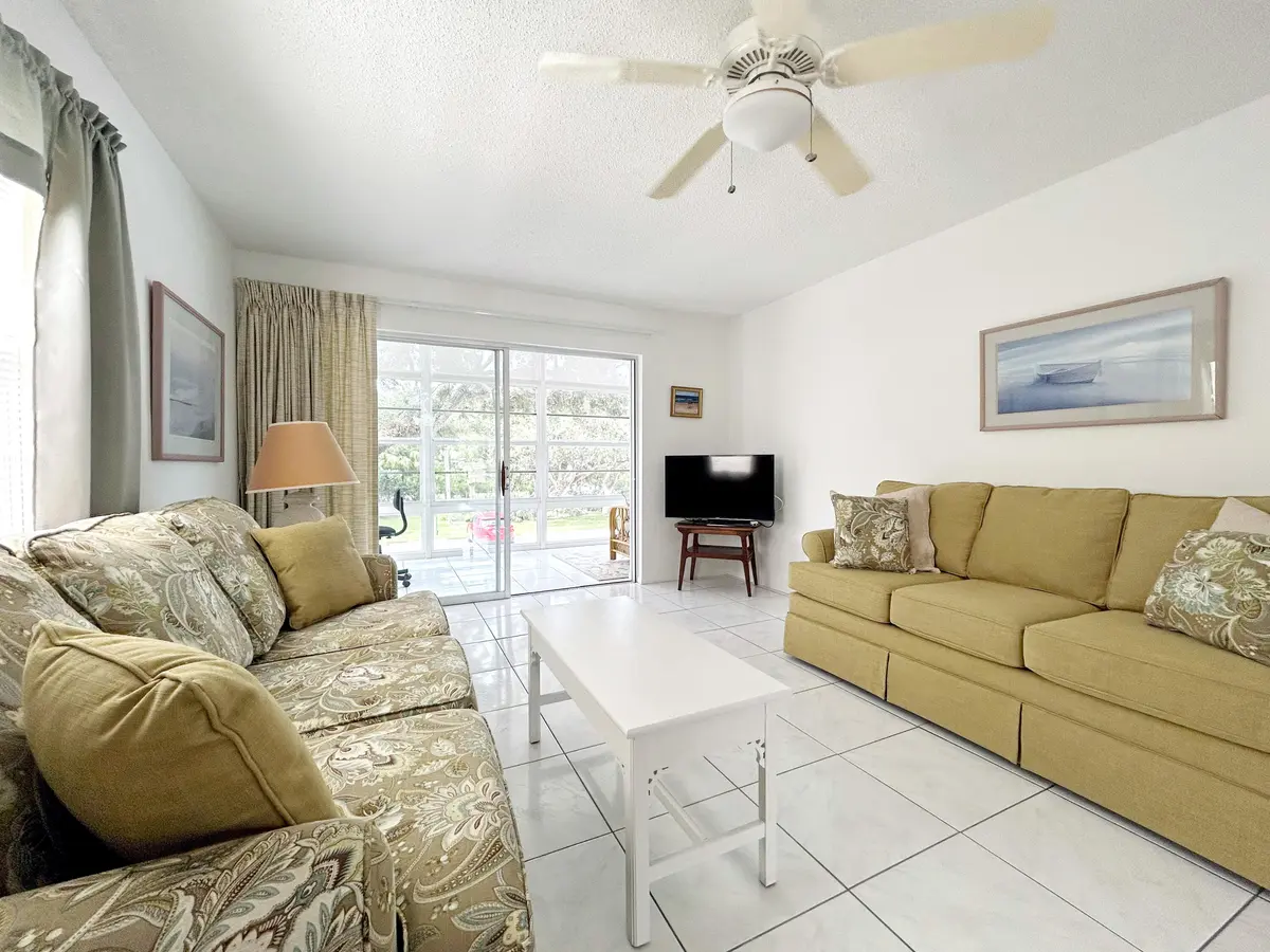 1-LR at 5400 Jimmy Buffett Mem Highway, Indian River Shores