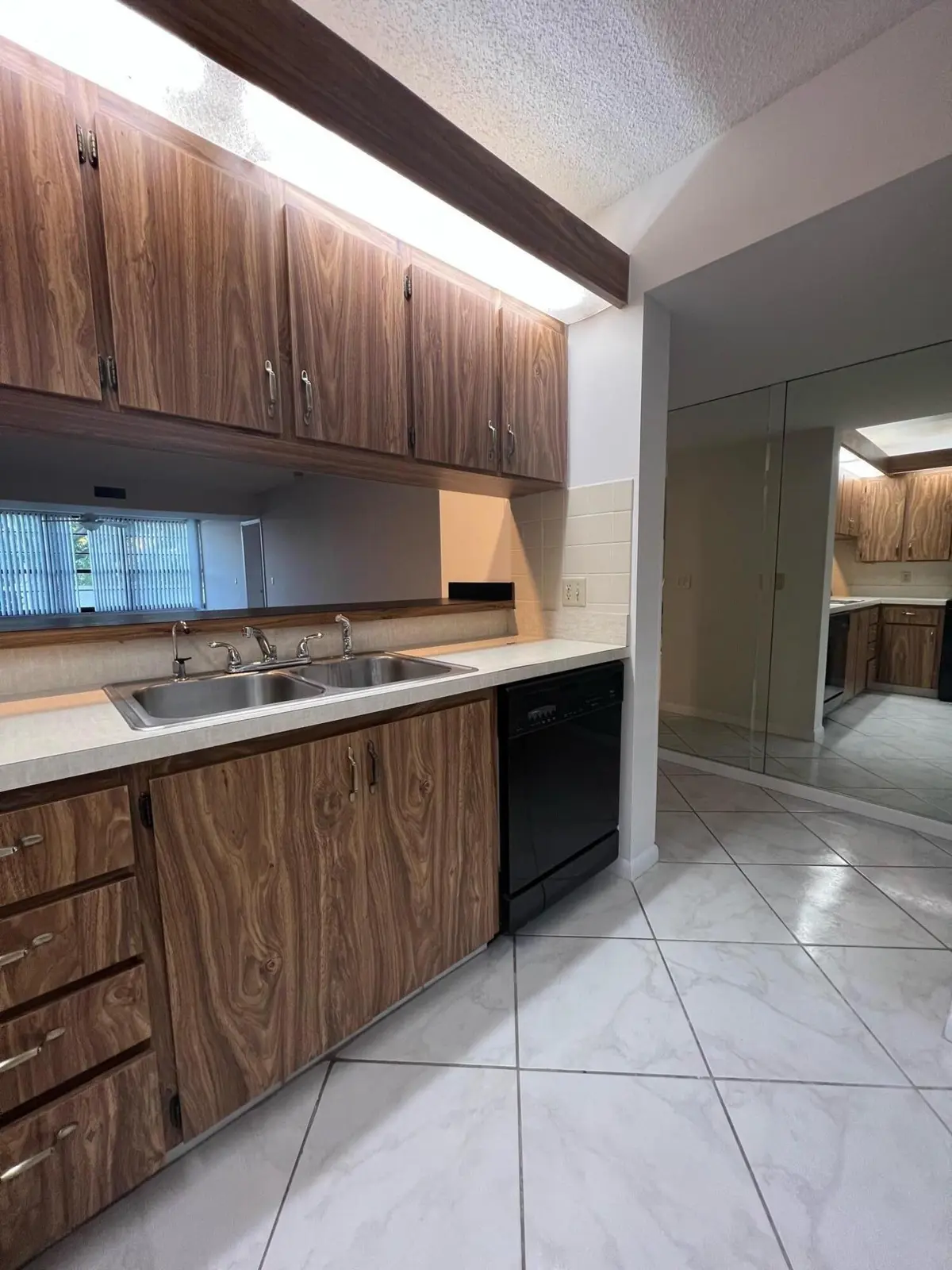 image1 (5) at 3516 WHITEHALL Drive 106, West Palm Beach