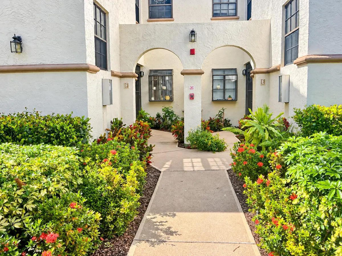 front at 5253 BRISATA Circle F, Boynton Beach