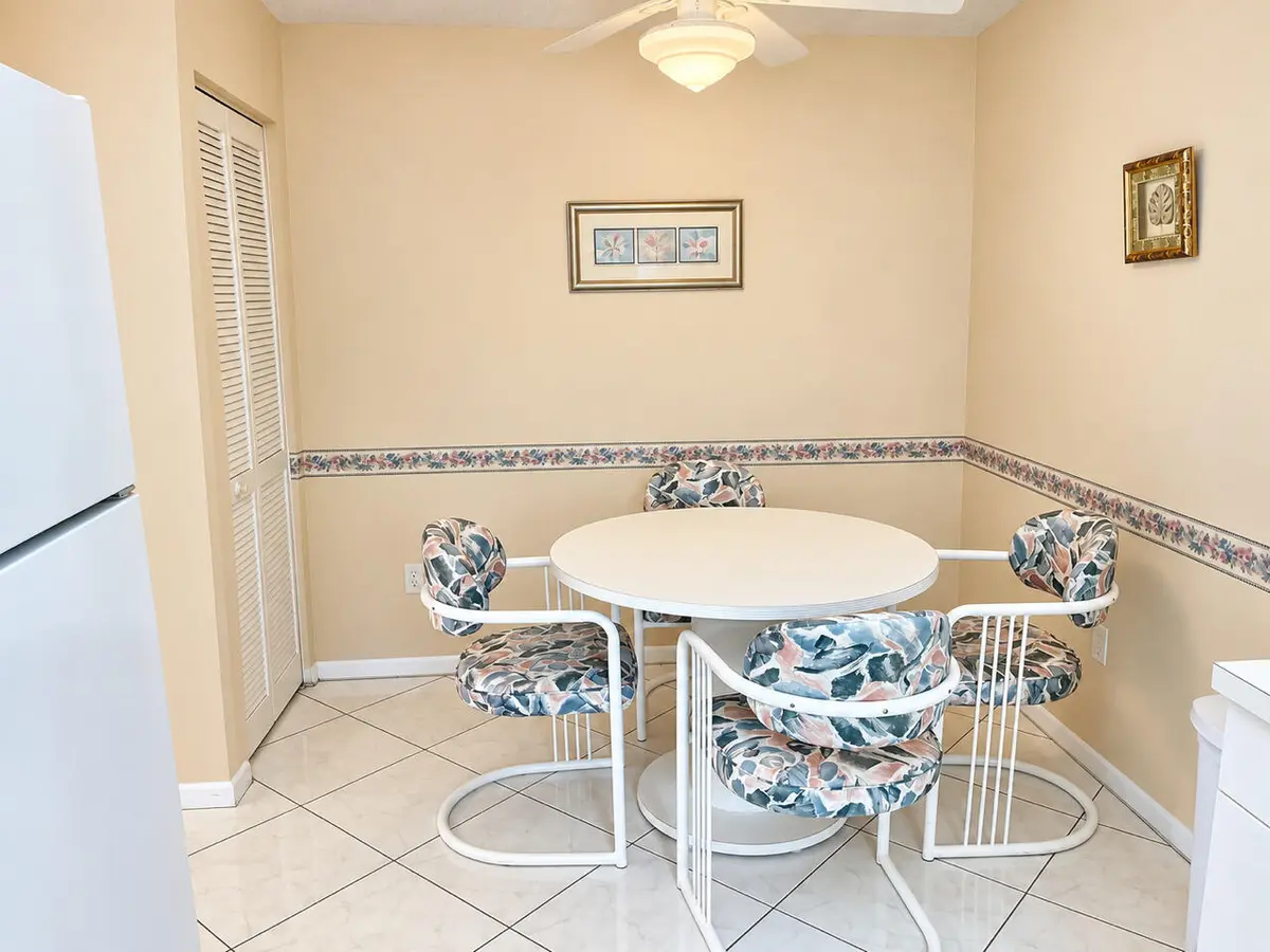 Kitchenette at 5253 BRISATA Circle F, Boynton Beach