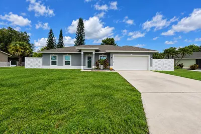 1749 SE Vesthaven Court, Port St. Lucie – Single Family Residence for rent