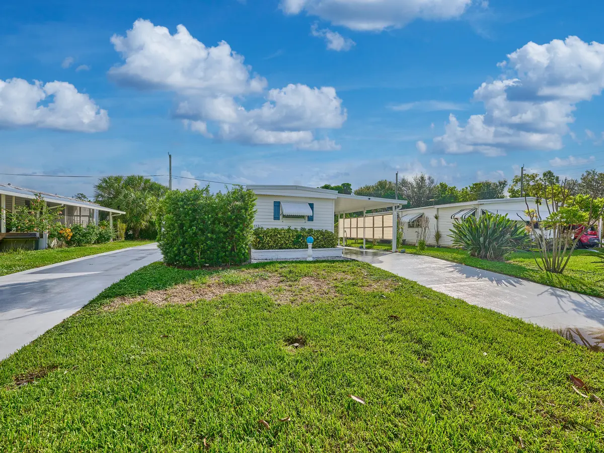 C PYL 0007 at 8421 SE SKYLARK Avenue, Hobe Sound
