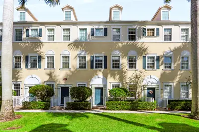 114 Locustberry Lane 105, Jupiter – Townhouse for rent