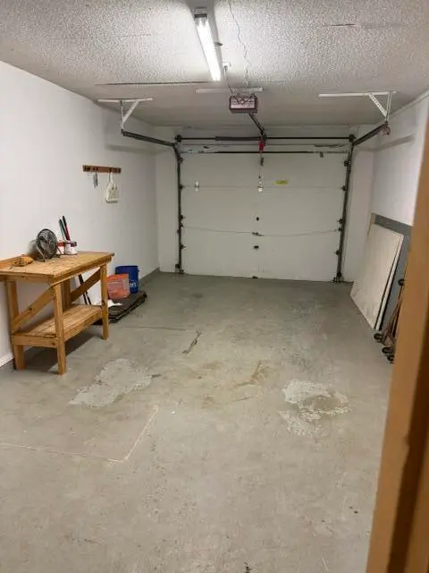 single car garage at 262 NE Brunson Court, Port St. Lucie