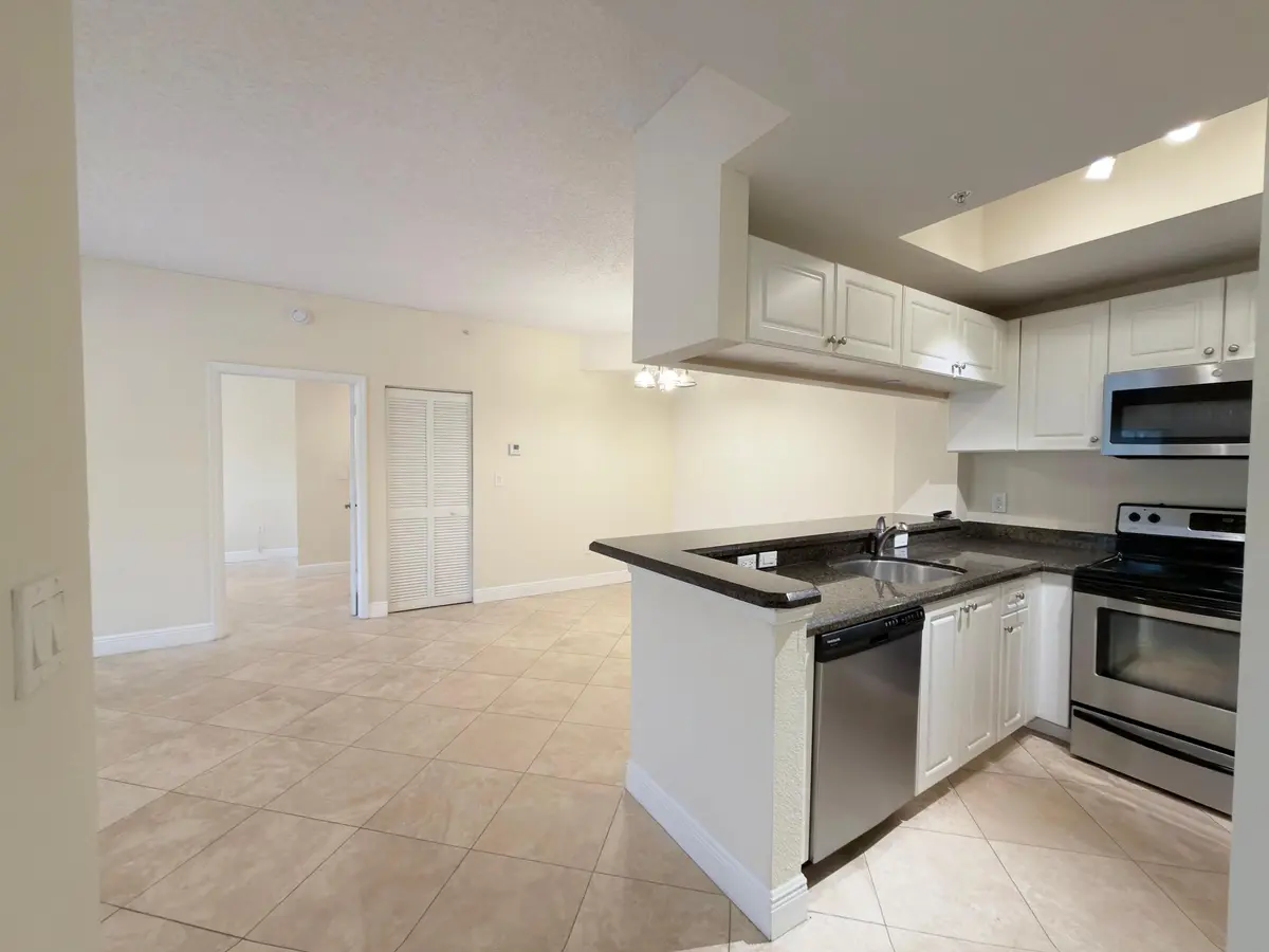 WhatsApp Image 2026-10-08 at 18.57.13 (1 at 2806 Veronia Drive 204, Palm Beach Gardens