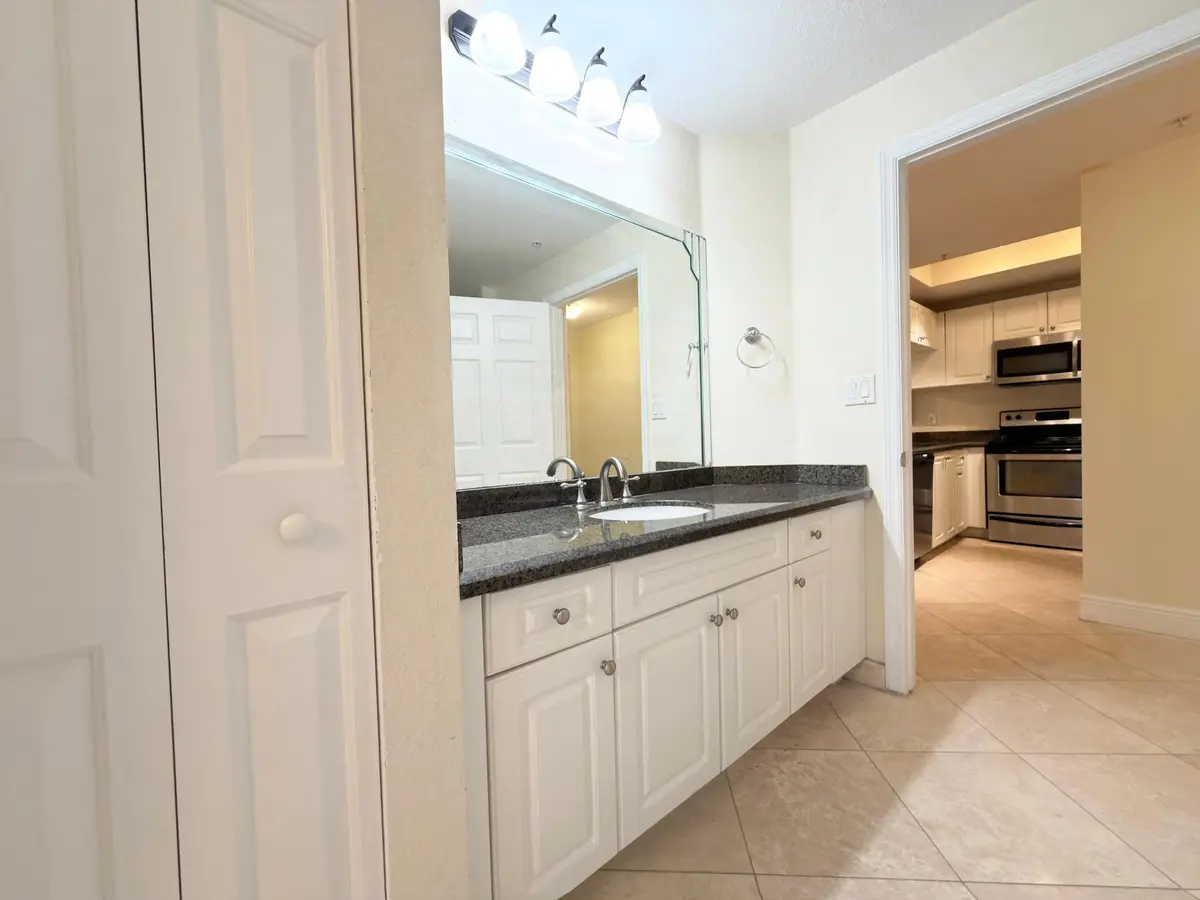 WhatsApp Image 2026-10-08 at 18.57.15 at 2806 Veronia Drive 204, Palm Beach Gardens