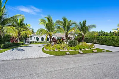 3335 Cove Road, Jupiter – Single Family Residence for sale