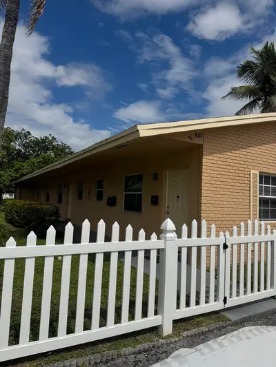 465 NW 40TH Court 1-4, Oakland Park – Villa for rent