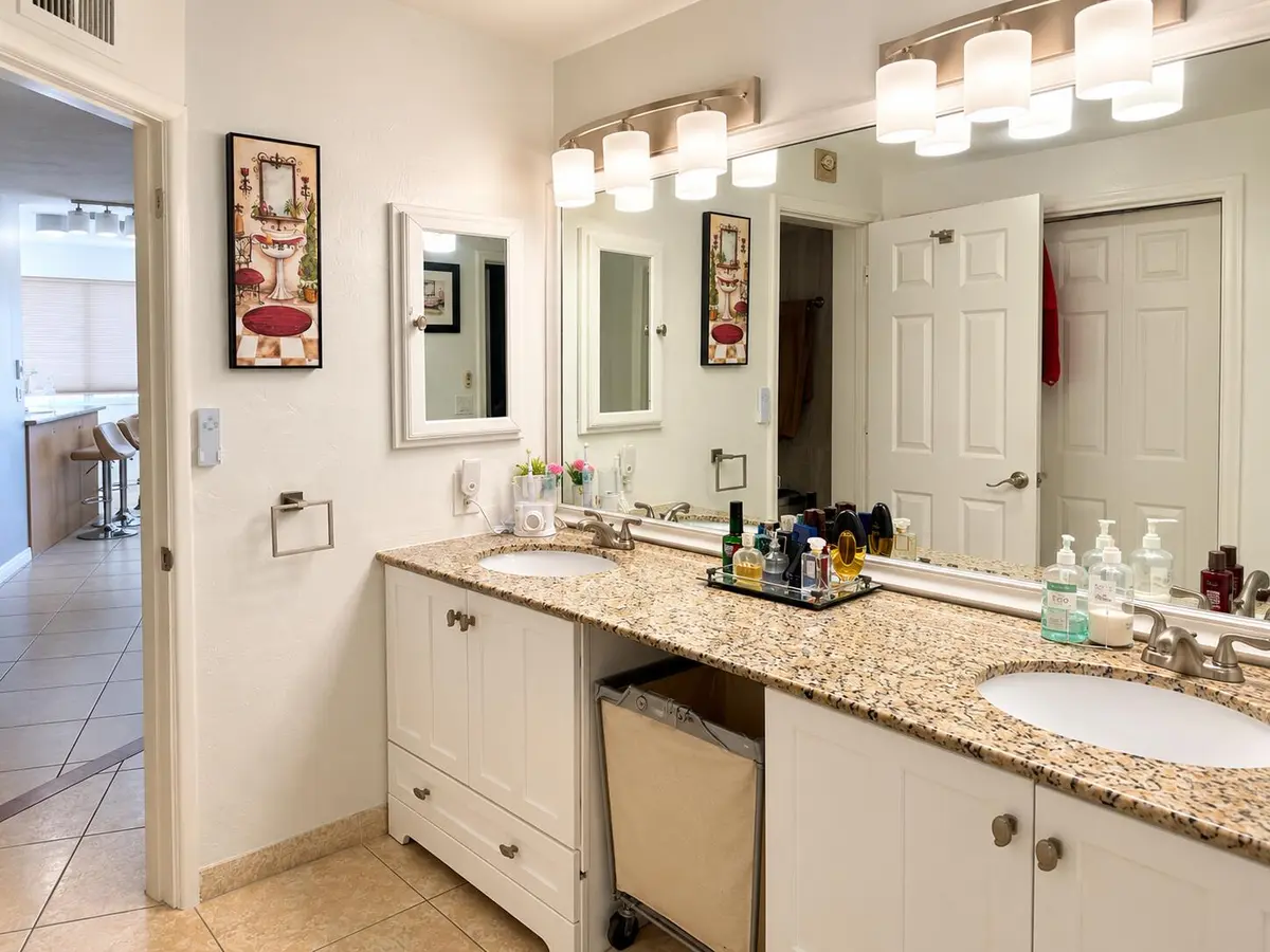 F7DE2CD8-C6D5-4052-93A8-3EA9687E88DE at 2381 SUNSET Avenue 101, Lake Worth Beach