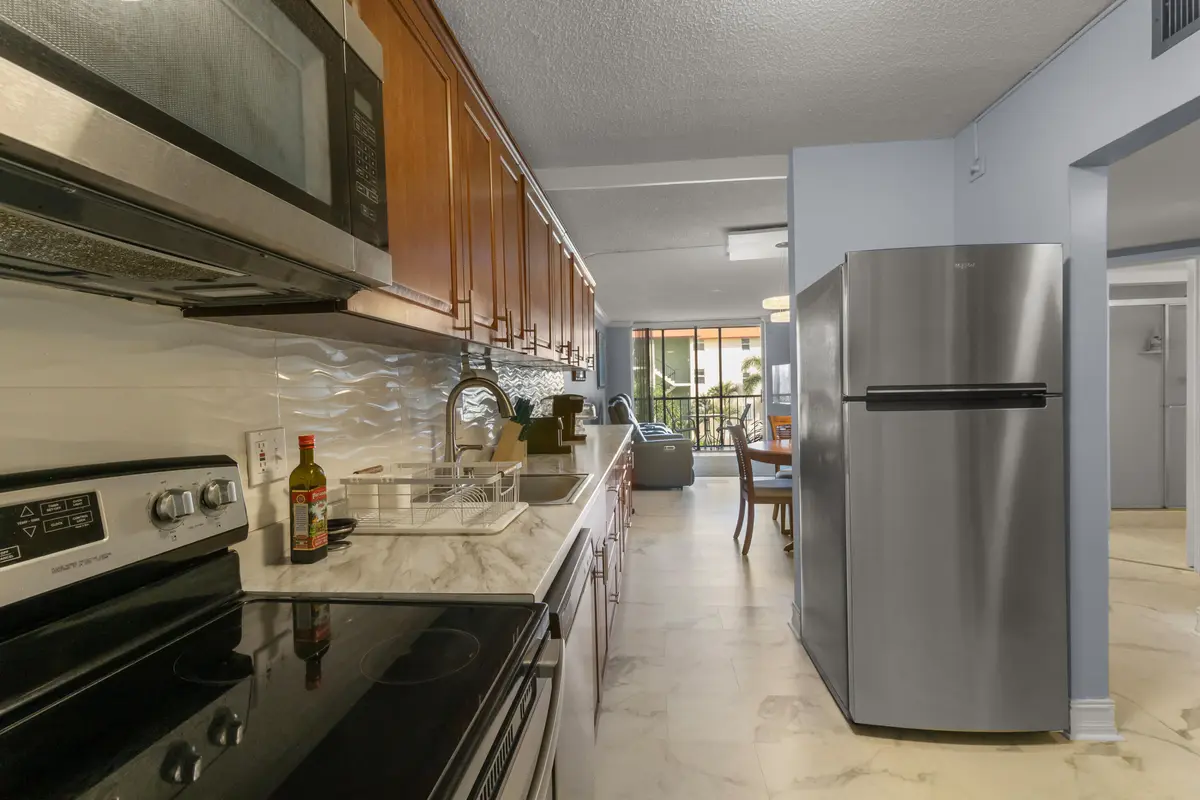 indoor 4 at 5300 NE 24TH Terrace 422C, Fort Lauderdale
