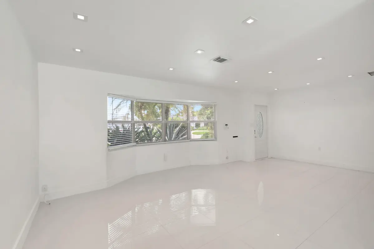 7-web-or-mls-DSC_1574 at 847 NW 7th Street, Boca Raton