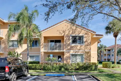 181 SW PALM Drive 207, Port St. Lucie – Condominium for rent