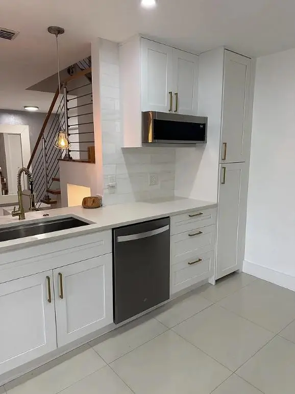 Photo 5 at 8811 W SUNRISE Boulevard, Plantation