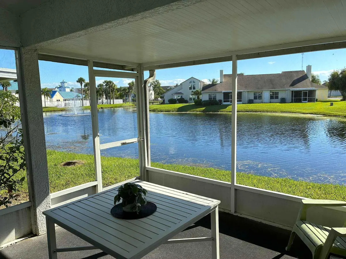 Screened Porch & Lake Views! at 1820 WATERFORD Drive 3, Vero Beach