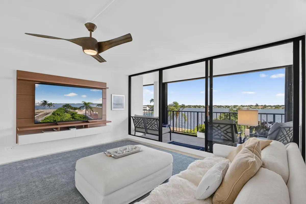 2-web-or-mls-5D1A3695 at 130 LAKESHORE 323, North Palm Beach