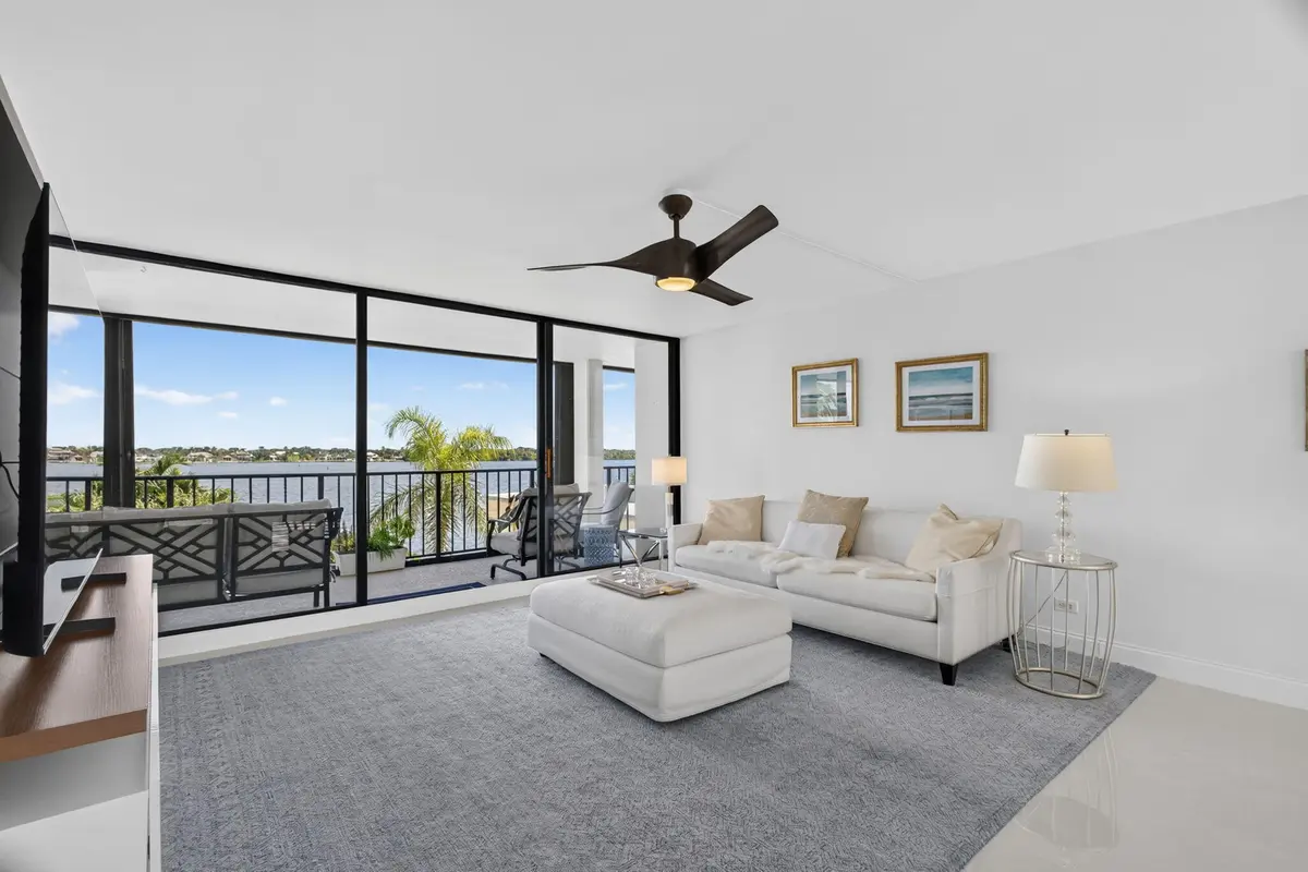 5-web-or-mls-5D1A3712 at 130 LAKESHORE 323, North Palm Beach