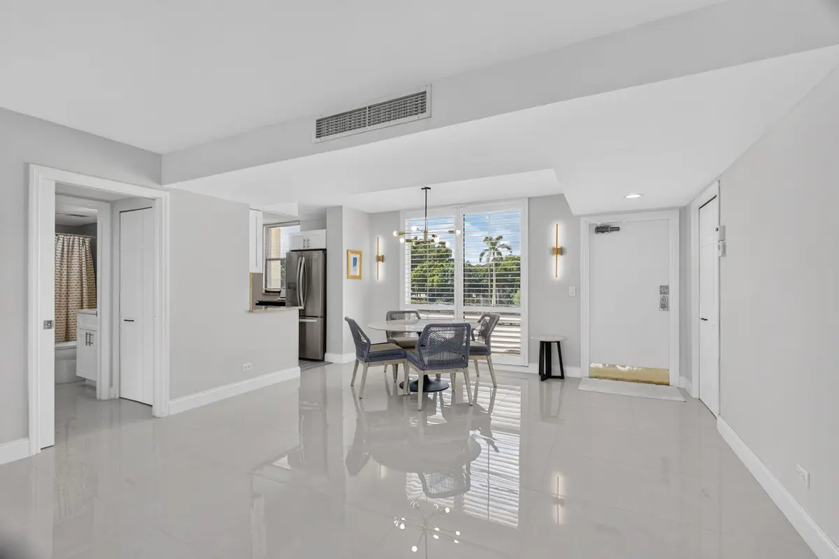 6-web-or-mls-5D1A3716 at 130 LAKESHORE 323, North Palm Beach