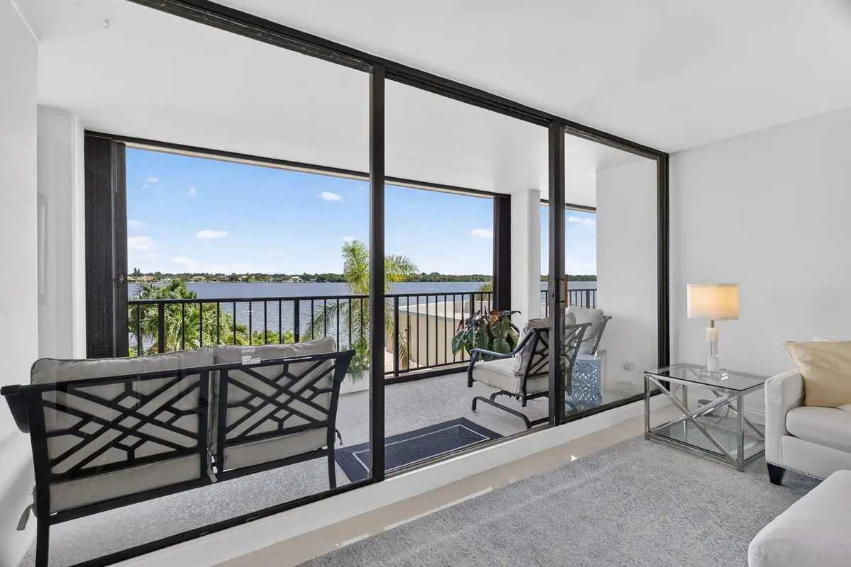 18-web-or-mls-5D1A3775 at 130 LAKESHORE 323, North Palm Beach