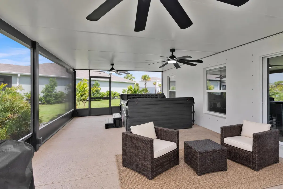 Lanai at 102 Pummelo Place, Fort Pierce