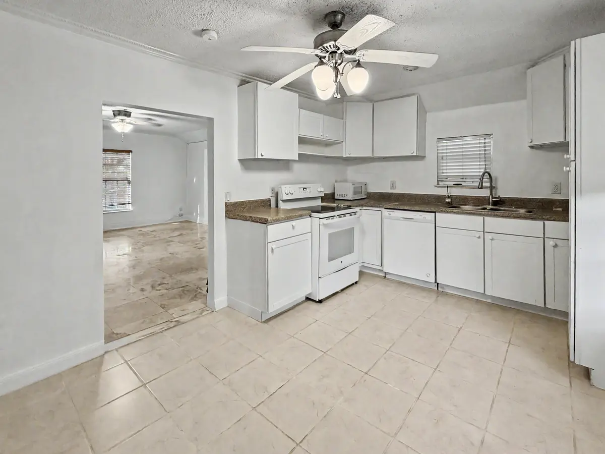 IMG_7927 at 201 S Swinton Avenue B, Delray Beach