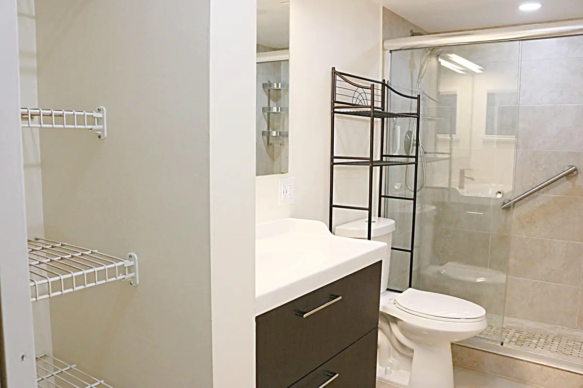 vanity at 230 NE 26TH Avenue 1070, Boynton Beach
