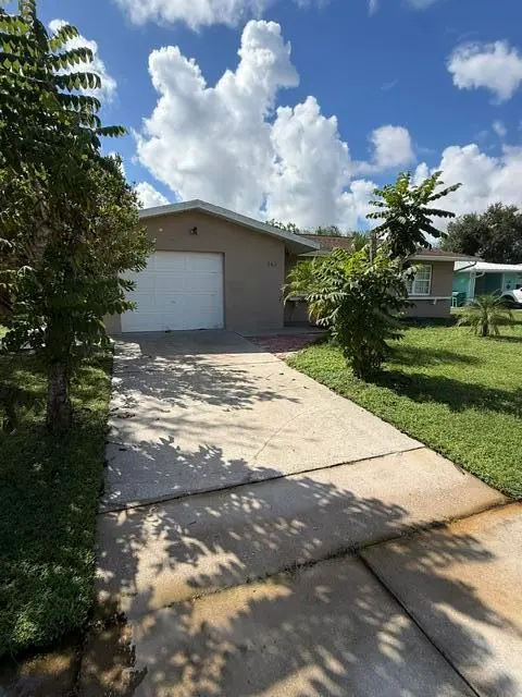 driveway at 262 NE Brunson Court, Port St. Lucie