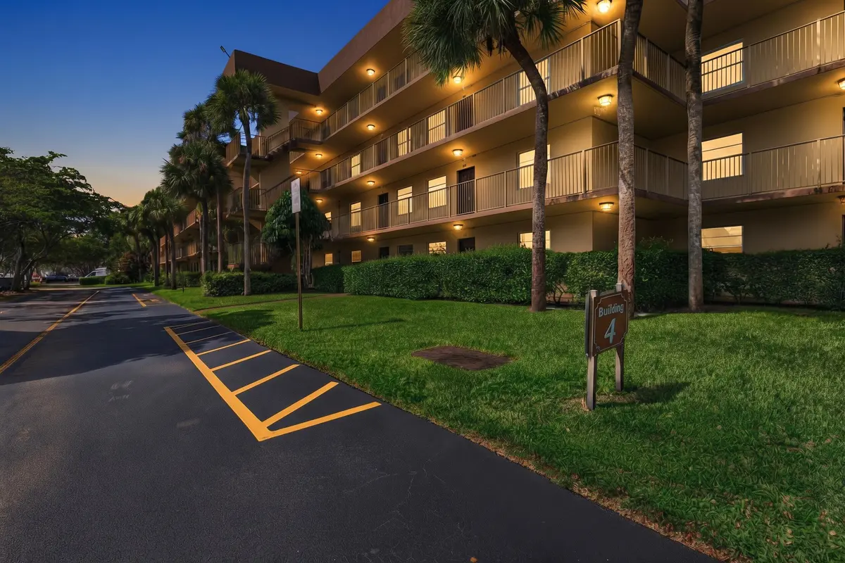 04-Front Building-B tw at 3121 NW 47TH Avenue 109, Lauderdale Lakes